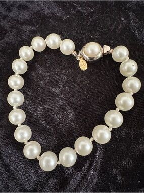 Premier Designs Faux Pearl Bracelet